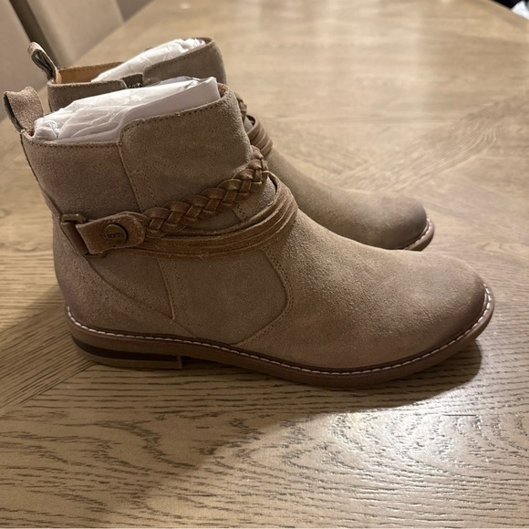 Earth Shoes - Earth Jeno Round Toe Casual Booties Taupe Ankle Boots Comfort Shoe Size 9.5